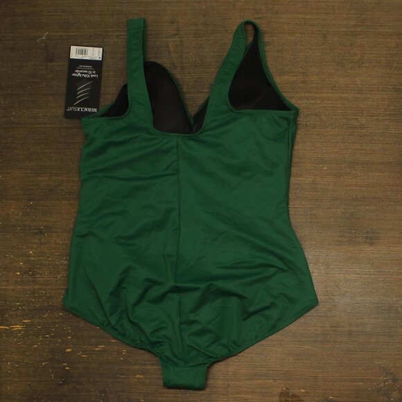 NWT Miraclesuit Plus Size Solids Oceanus One Piece Swimsuit Malachite Green 22W - Picture 5 of 8